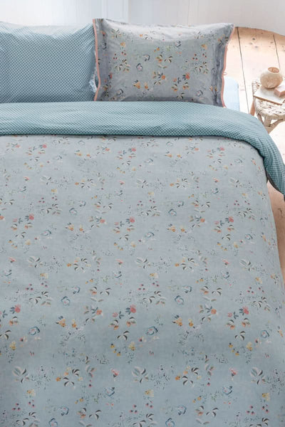 Se PIP Tokyo Blossom Light Blue 140x200 på udsalg! Billig fragt & hurtig levering (1-2 hverdage). Stort udvalg af Pip Studio på tilbud. Spar op til 64%!