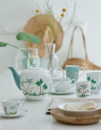 Se tilbud på Pip Studio Tea Pot Large Jolie Dots Gold 1.6ltr! Billigt udsalg, hurtig levering (1-2 hverdage) og billig fragt. Varenummer: CADEC-51.005.060. Spar op til 53%.
