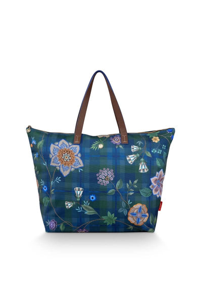 Se Tilda Tote Bag Flores Felices Dark Blue 66x20x44cm på udsalg! Billig fragt & hurtig levering (1-2 hverdage). Spar op til 57% på Pip Studio. Køb nu!