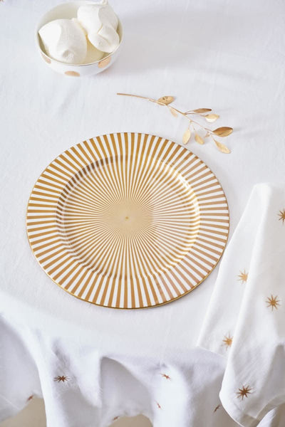 Se billigt tilbud på Plate Metal Stripes White-Gold fra Pip Studio! Spar op til 51% på udsalg. Hurtig levering (1-2 hverdage) og billig fragt. Varenummer: CADEC-51.001.478.