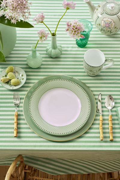 Se tilbud på Pip Studio Plate Lily&Lotus Tiles Light Green 26.5cm! Billigt udsalg på over 785 brands. Køb online nu med hurtig levering.