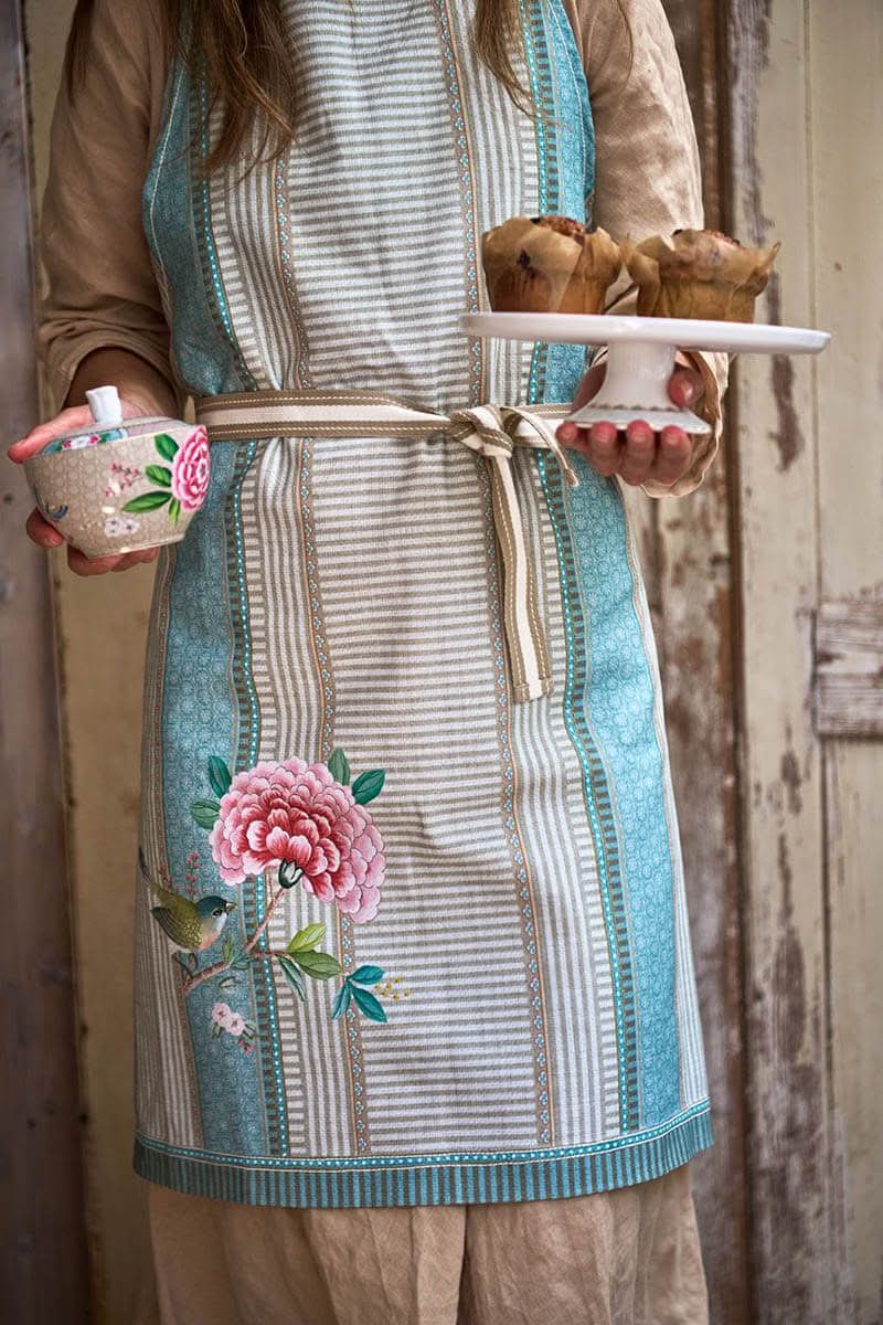 Se billigt tilbud på Apron Blushing Birds Blue 85x88cm! Spar op til 66% på udsalg. Hurtig levering, billig fragt. Køb online nu!