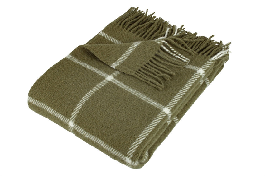 Olivengrøn plaid i uld med tern fra Scandinavian Home