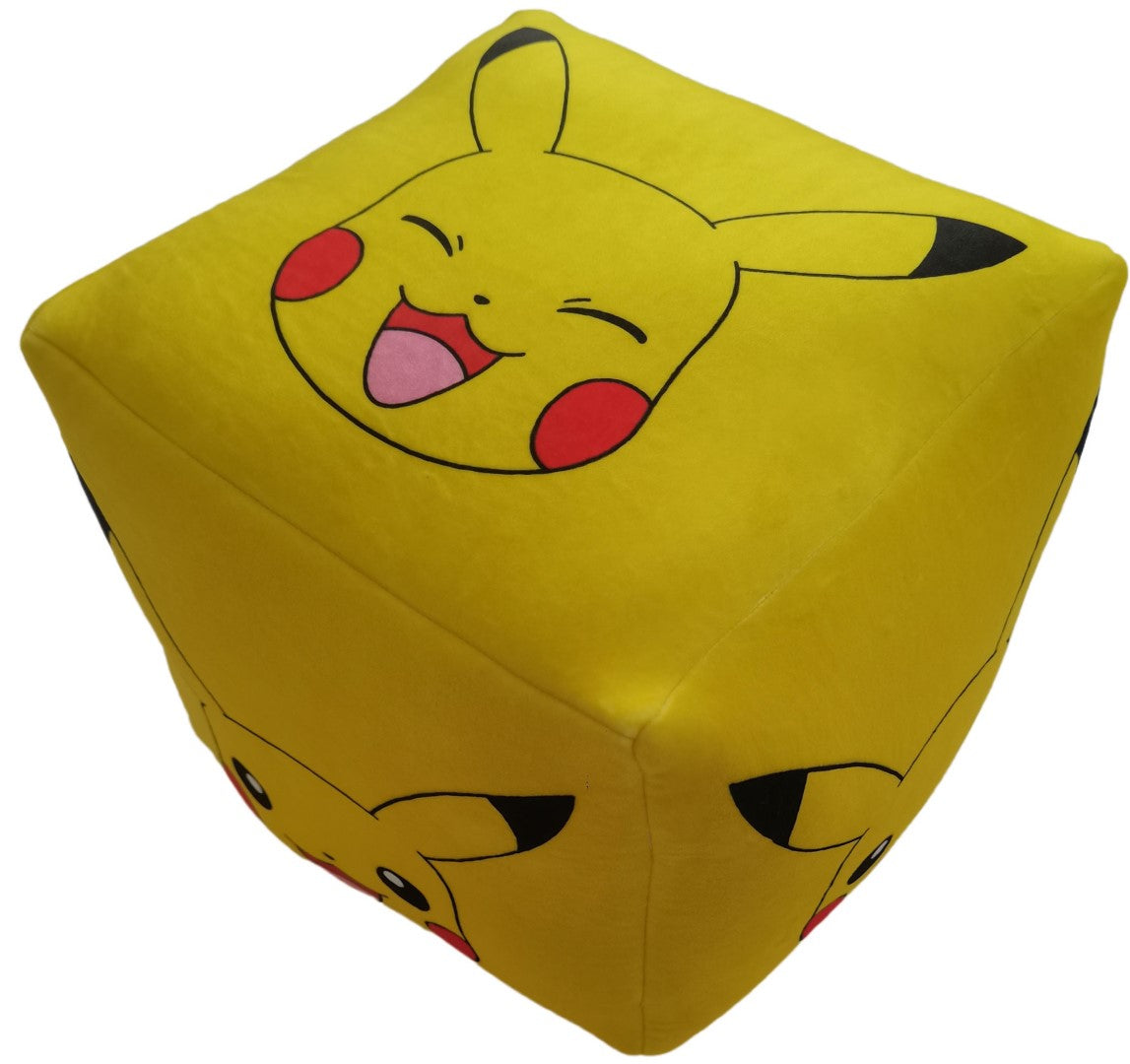 Se Pokemon Pikachu Cube Team Pude ✔ Kæmpe udvalg i Bolig Magasin - Køb online på udsalg og tilbud lige nu ✔ Billig fragt og hurtig levering - Varenummer: MMAction-227111 og 3760167657604 på lager - Udsalg på Pyntepuder til Børn Store besparelser – op til 67% - Udsalg på mere end 2.281 populære mærker