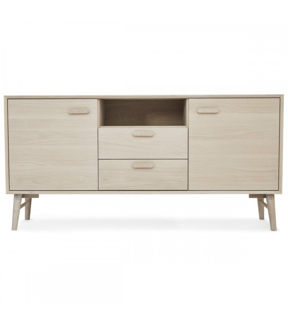Se Porto Small skænk, m. 2 låger, 2 hylder, 2 skuffer, 1 rum - hvidolieret egetræsfinér og træ (160x42) ❤ Kæmpe udvalg i Furnhouse - Køb online på udsalg og tilbud lige nu ❤ Meget billig fragt og hurtig levering: 1 - 2 hverdage - Varenummer: Boboonline-104928 og barcode / Ean: 5714365010578 på lager - Udsalg på Møbler,Skænke,
Møbler,
Skænke i egetræ,
Dagligstue,
Køkken / Køkkenalrum,
Nordisk og Spar op til 51% - Over 785 kendte brands på udsalg