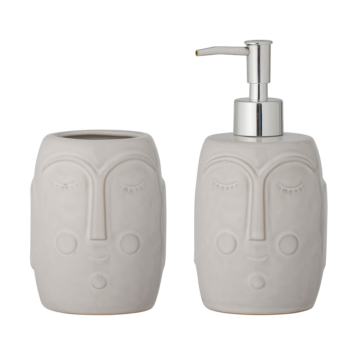 Se BLOOMINGVILLE Niga Sæbedispenser, Sæt af 2, Hvid, Porcelæn, D9xH18/D9xH11,5 cm ❤ Kæmpe udvalg i Bloomingville - Køb online på udsalg og tilbud lige nu ❤ Meget billig fragt og hurtig levering - Varenummer: Boboonline-86695 og barcode / Ean: 5711173285082 på lager - Udsalg på Interiør,Badeværelsestilbehør,Sæbedispensere og sæbeskåle,
Interiør,
Bloomingville,
Badeværelsestilbehør,
Interiør, Få op til 67% i rabat - Find over 1.798 brands på udsalg