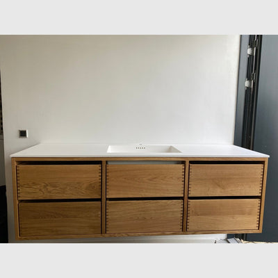 Se RAW by KNAST snedkermøbel på udsalg! 140x40cm / 6 skuffer - olieret eg. Billig fragt & hurtig levering (1-2 hverdage). Køb online nu!