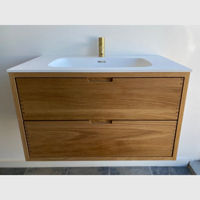 Se RAW by KNAST snedkermøbel på udsalg! 80x40cm / 2 skuffer - sort olieret eg. Billig fragt & hurtig levering (1-2 hverdage). Tilbud online nu! Varenummer: BADE-49597489152339.