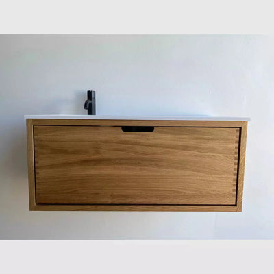 Se RAW by KNAST snedkermøbel på udsalg! 80x40x35cm, 1 skuffe, olieret valnød. Billig fragt & hurtig levering (1-2 hverdage). Køb online nu!