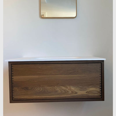 Se RAW by KNAST snedkermøbel på udsalg! 80x45x35cm, 1 skuffe, rund Corian vask. Billig fragt & hurtig levering (1-2 dage). Køb nu!