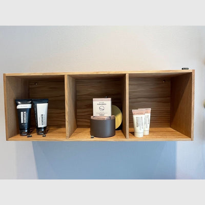 Se tilbud på egetræ reol med 2 hylder - 60x20x15cm! Billigt udsalg på Raw by Knast. Hurtig levering, 1-2 hverdage. Varenummer: BADE-46513539088723. Spar op til 59% på interiør.