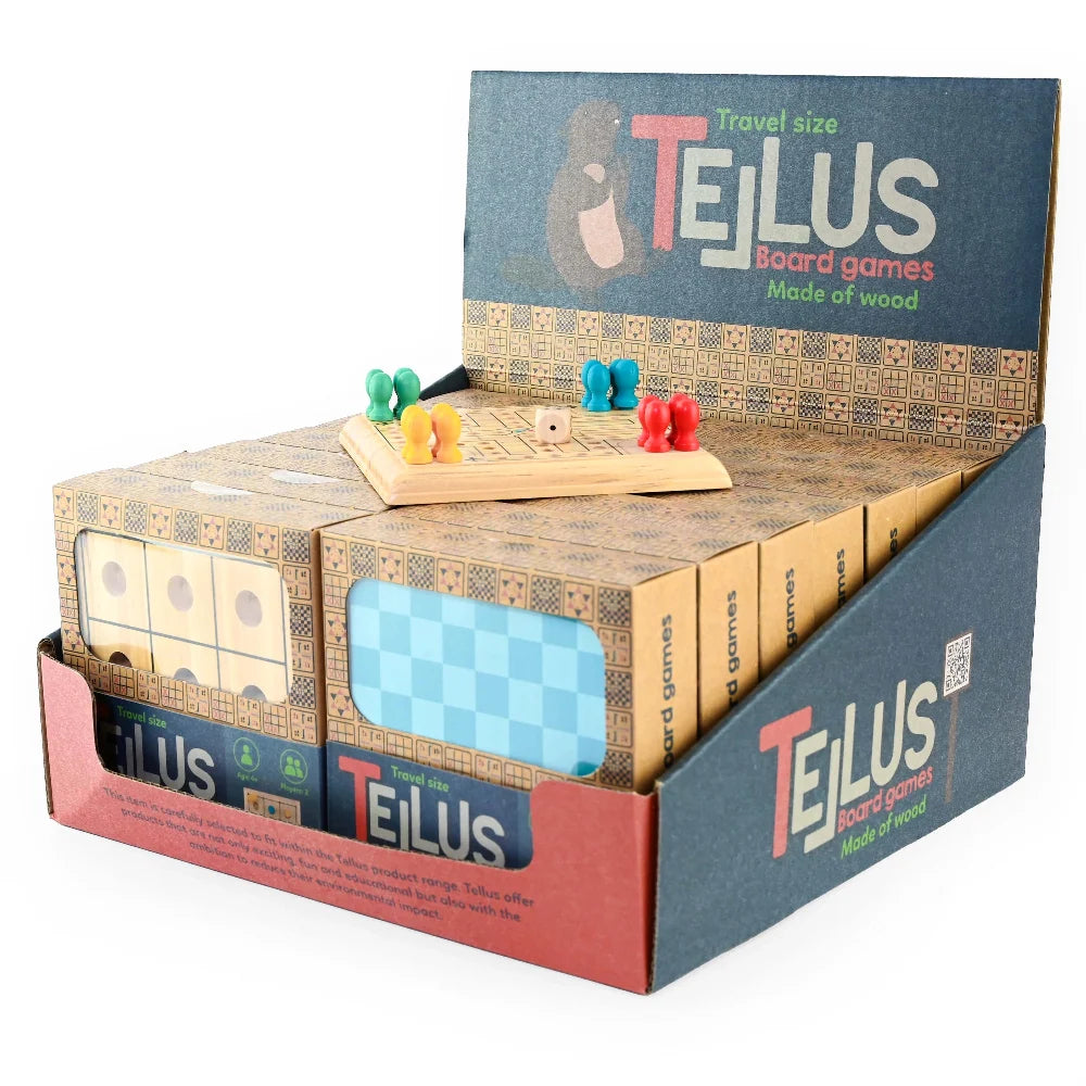 Brætspil i træ i rejsestørrelse fra Robe, fx ludo, skak og tre på stribe