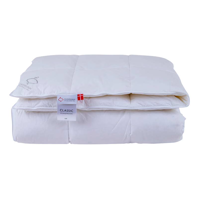 Se tilbud på CLASSIC LUX Moskusdunsdyne 140x200 cm - Billigt udsalg! Hurtig levering: 1-2 hverdage. Spar op til 53%.