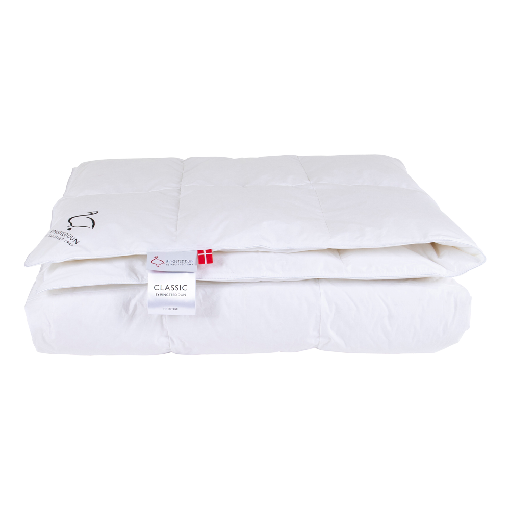 Se Ringsted Dun CLASSIC Prestige gåsedunsdyne - 200x220 cm ❤ Kæmpe udvalg i Ringsted Dun - Køb online på udsalg og tilbud lige nu ❤ Billig fragt og hurtig levering - Varenummer: HomeFeeling-10254 og barcode / Ean: 5703329532218 på lager - Udsalg på Dyner - Dundyne - Alle dyner - Helårsdyne Op til 61% rabat - Over 2.739 mærker samlet ét sted
