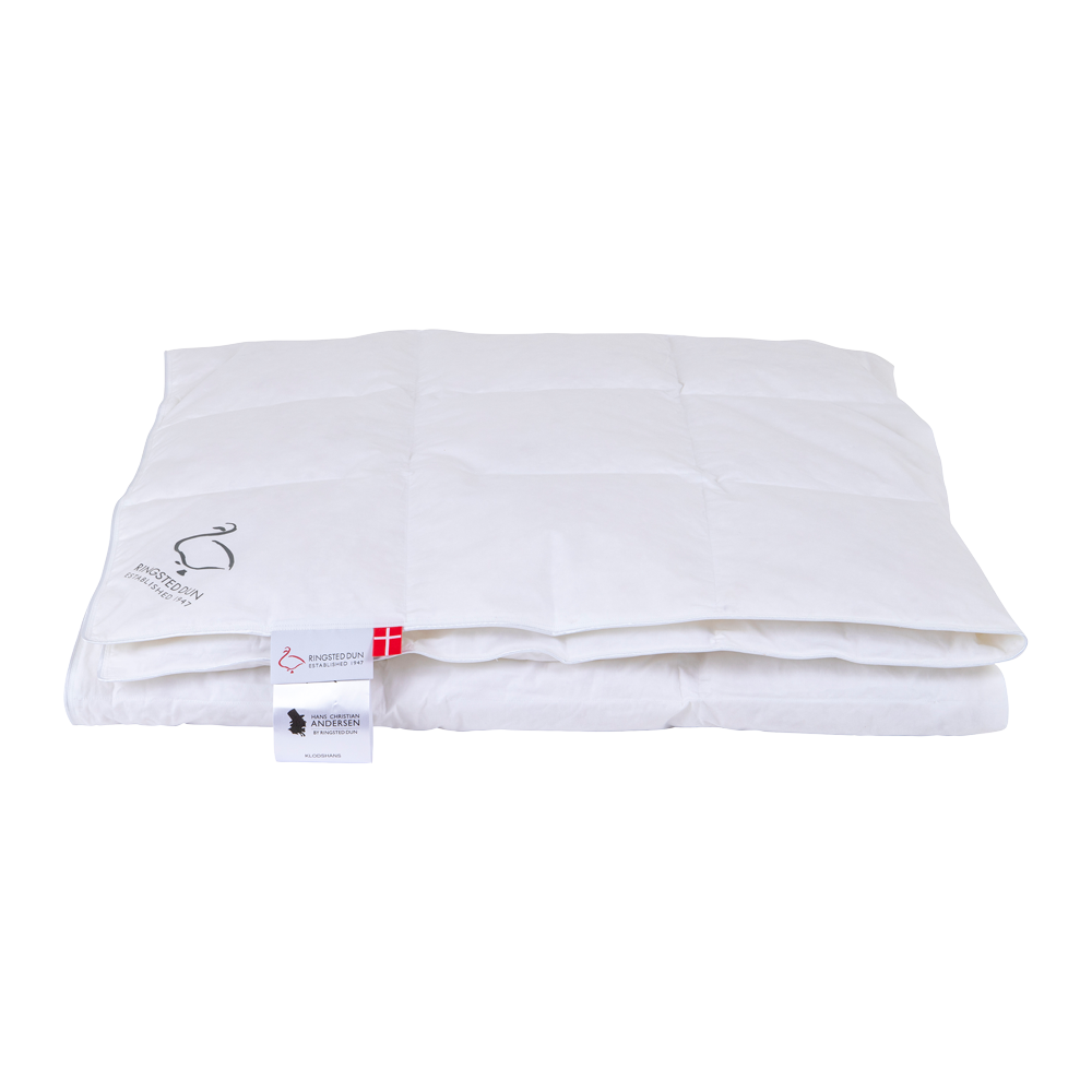Se Ringsted Dun KLODSHANS Sval moskusdyne - 240x220 cm ❤ Kæmpe udvalg i Ringsted Dun - Køb online på udsalg og tilbud lige nu ❤ Billig fragt og hurtig levering - Varenummer: HomeFeeling-3126 og barcode / Ean: 5703329537244 på lager - Udsalg på Dyner - Dundyne - Alle dyner - Moskusdyner Spar helt op til 57% - Stort udsalg på over 739 brands