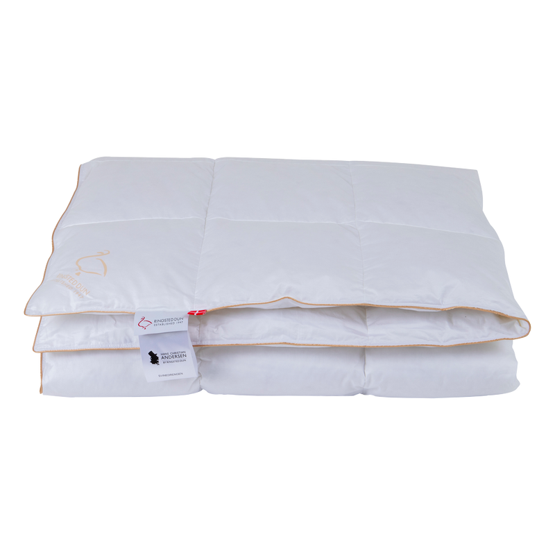 Se tilbud på SVINEDRENGEN Sommer moskusdyne - 140x220 cm! Billigt udsalg på dyner. Hurtig levering, 1-2 hverdage. Spar op til 61%.