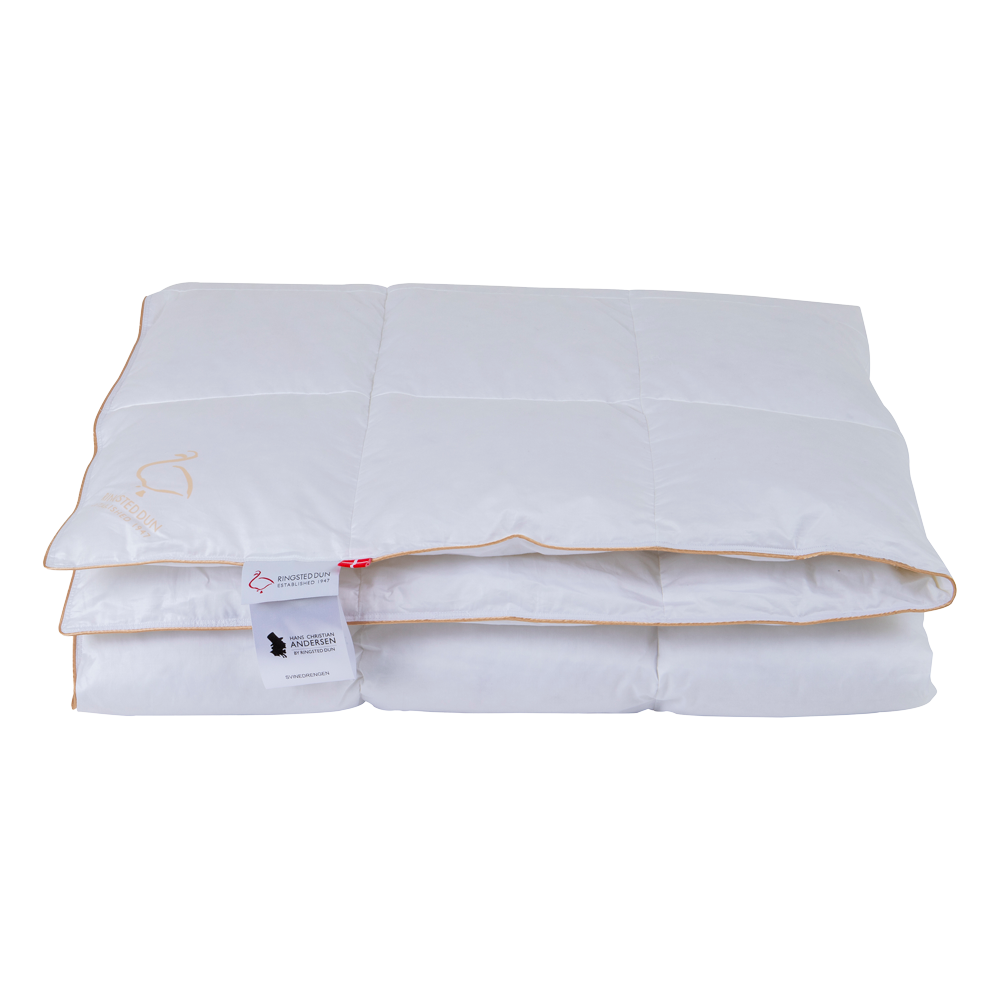 Se Ringsted Dun SVINEDRENGEN lun moskusdyne - 140x220 cm ❤ Kæmpe udvalg i Ringsted Dun - Køb online på udsalg og tilbud lige nu ❤ Hurtig levering til lave fragtpriser - Varenummer: HomeFeeling-3145 og barcode / Ean: 5703329563496 på lager - Udsalg på Dyner - Dundyne - Alle dyner - Moskusdyner Spar helt op til 73% - 2.739 kendte brands til outletpriser