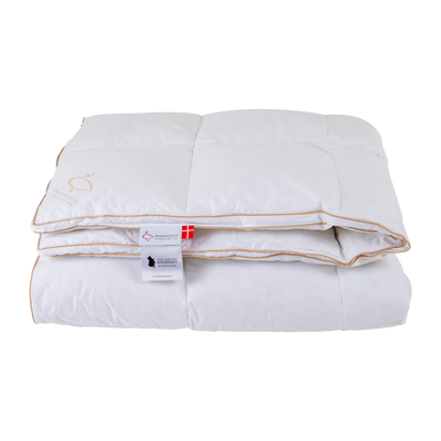 Se tilbud på SVINEDRENGEN varm moskusdyne - 140x220 cm! Billigt udsalg på dyner. Hurtig levering, 1-2 hverdage. Spar op til 64%.