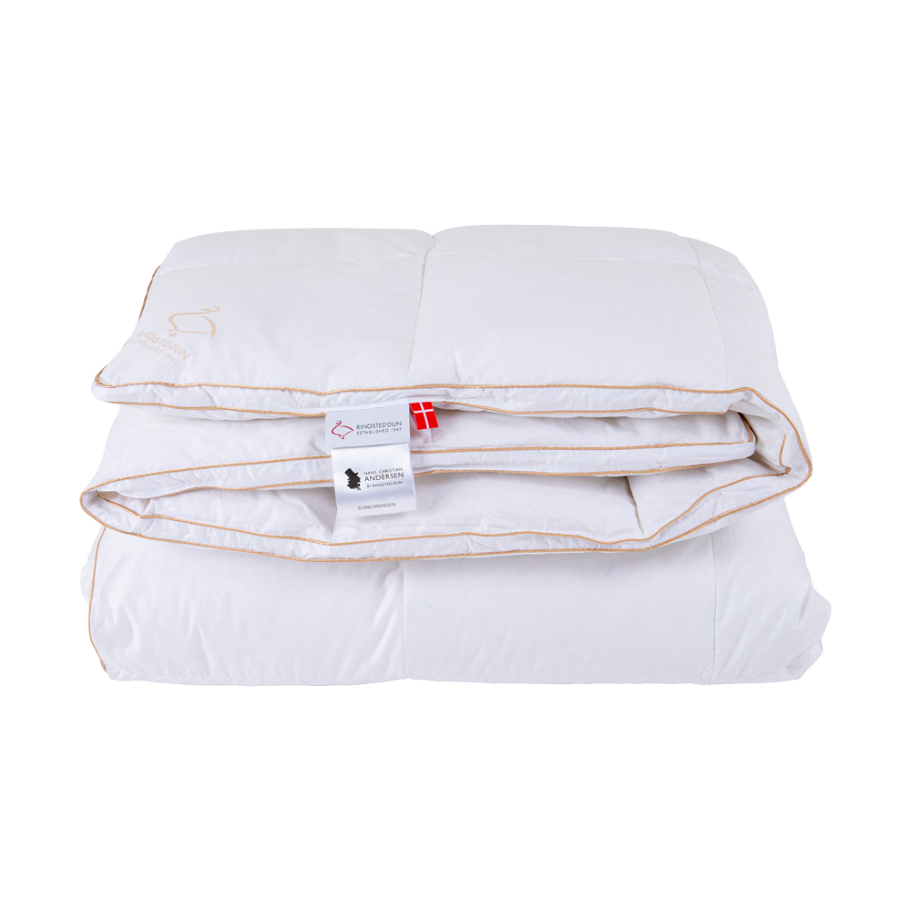Se Ringsted Dun SVINEDRENGEN varm moskusdyne - 200x220 cm ❤ Kæmpe udvalg i Ringsted Dun - Køb online på udsalg og tilbud lige nu ❤ Billig fragt og hurtig levering - Varenummer: HomeFeeling-3157 og barcode / Ean: 5703329564592 på lager - Udsalg på Dyner - Dundyne - Alle dyner - Moskusdyner Spar helt op til 79% - Find dine favoritter blandt 2.739 brands