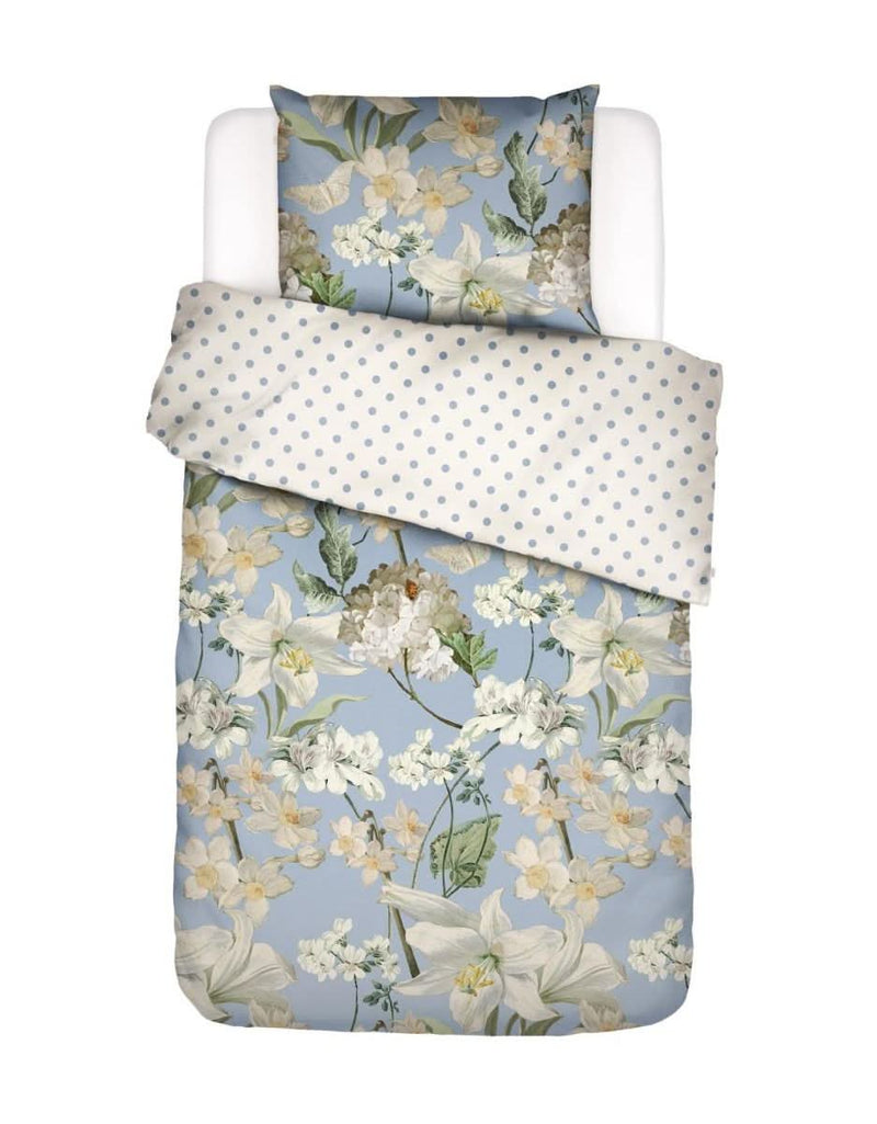 Se billigt Essenza Rosalee Blue sengetøj på udsalg! Dobbelt, 140x220 cm & pude 60x63 cm. Spar op til 54%! Hurtig levering, billig fragt. Køb nu!