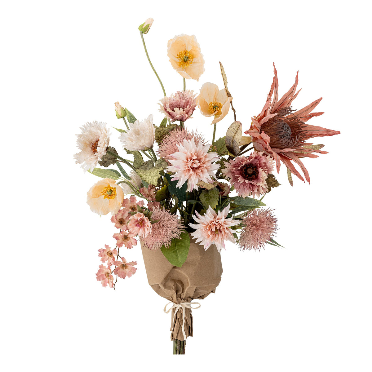 Dust buket med rosa kunstige blomster indpakket i brunt papir fra Bloomingville