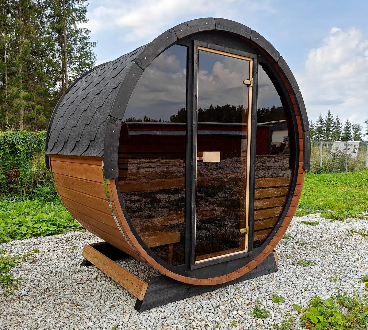 Færdigbygget udendørs sauna Deluxe King size front, 160 cm lang, fra Sølund Huse