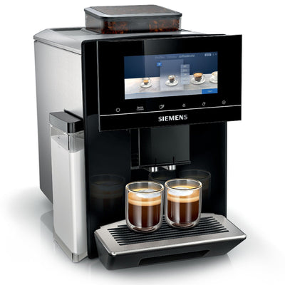 Se Siemens EQ900 helautomatisk kaffemaskine 2,3 liter ❤ Stort online udvalg i Siemens ❤ Meget billig fragt og hurtig levering: 1 - 2 hverdage - Varenummer: KTO-TQ903R09 og barcode / Ean: '4242003904961 på lager - Udsalg på Espressomaskine Spar op til 51% - Over 1354 kendte mærker på udsalg