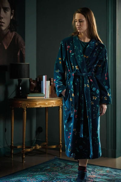 Se billigt tilbud på Pip Studio badekåbe Les Fleurs Dark Blue L! Udsalg på Bolig > Badeværelse > Kåber & Kimino. Spar op til 61%. Hurtig levering: 1-2 hverdage.