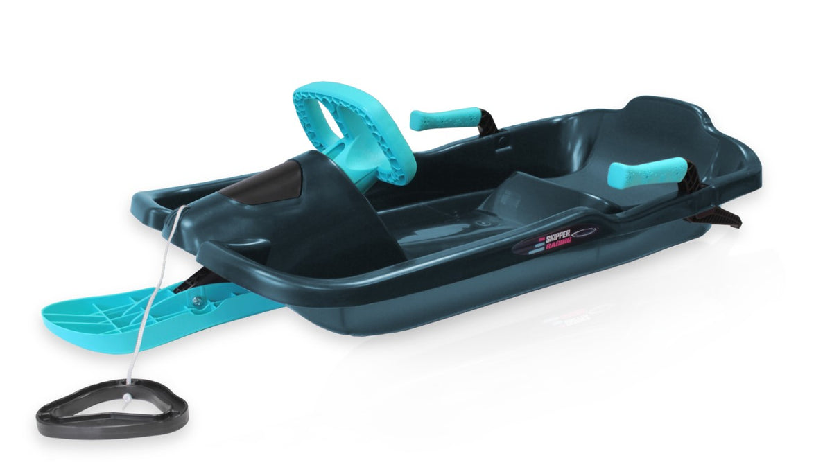 Se Skipper Bobslæde med rat Titan Blue ✔ Kæmpe udvalg i Gizmo Riders - Køb online på udsalg og tilbud lige nu ✔ Meget billig fragt og hurtig levering - Varenummer: MMAction-217036 og 8595096981095 på lager - Udsalg på Bobslæder og Kælke Få op til 69% i rabat - Over 1.798 mærker samlet på udsalg