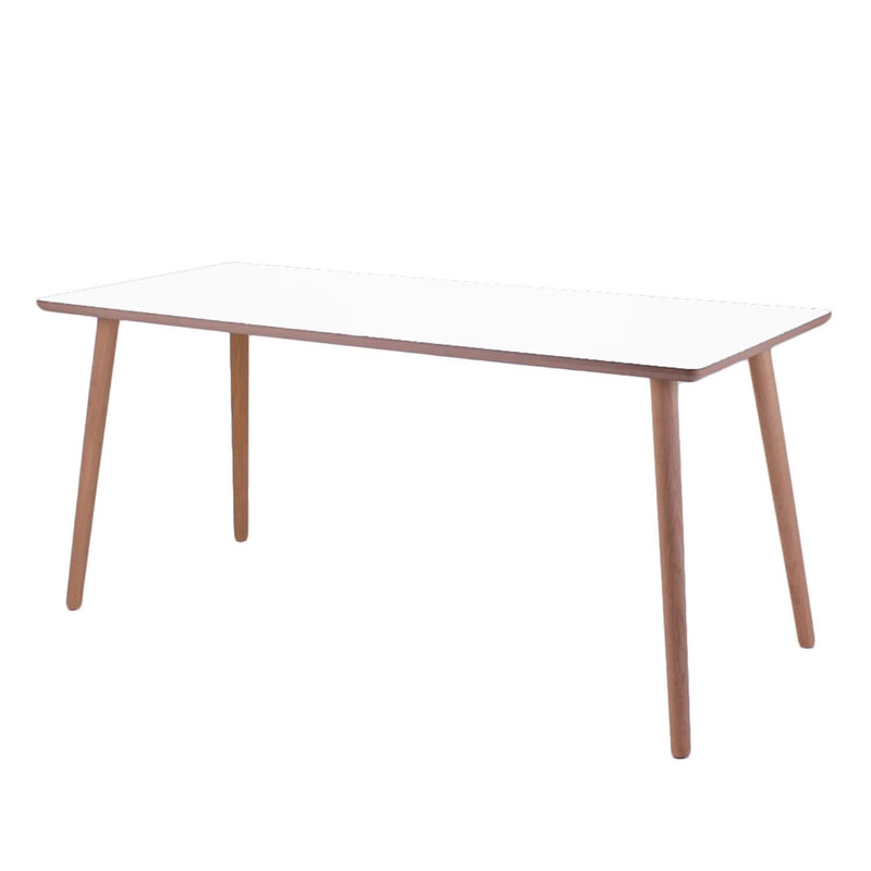 Se tilbud på Dimm skrivebord, hvid laminat, ege ben 120 x 70 cm. Billigt udsalg! Hurtig levering: 1-2 hverdage. Varenummer: 3NDC-236-1919. Spar op til 55%.