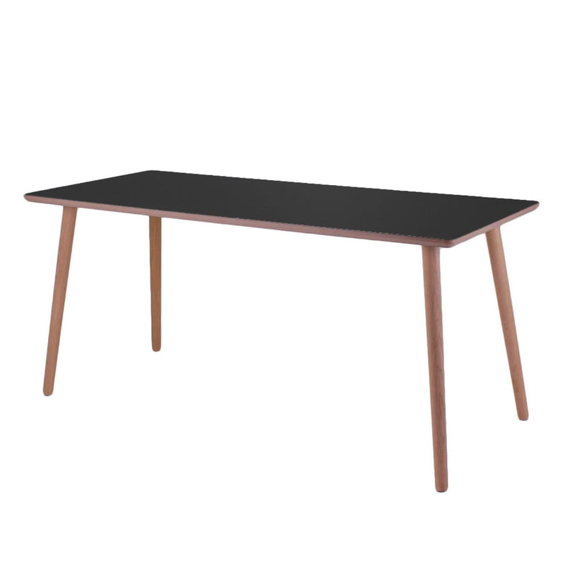 Se tilbud på Dimm skrivebord, sort, ege ben 120 x 60 cm. Billigt udsalg! Hurtig levering: 1-2 hverdage. Varenummer: 3NDC-1145-2741. Spar op til 57%.