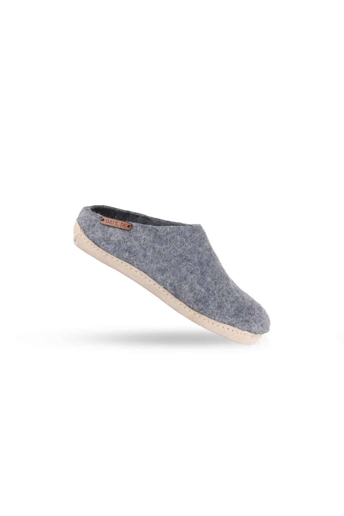 Se Uldtøffel (100% ren uld) - Model Denim m/sål i skind - 39 ✔ Kæmpe udvalg i Satana - Køb online på udsalg og tilbud lige nu ✔ Billig fragt • Hurtig levering - Varenummer: Satana-44298239148110 på lager - Udsalg på Appetitnedsættelse Spar helt op til 79% - Over 2.739 kendte brands på udsalg