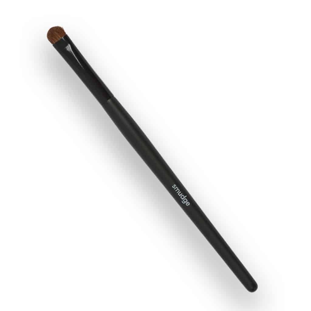Mineralogie Smudge Brush, kompakt præcisionspensel til øjenmakeup fra Insight Cosmetics