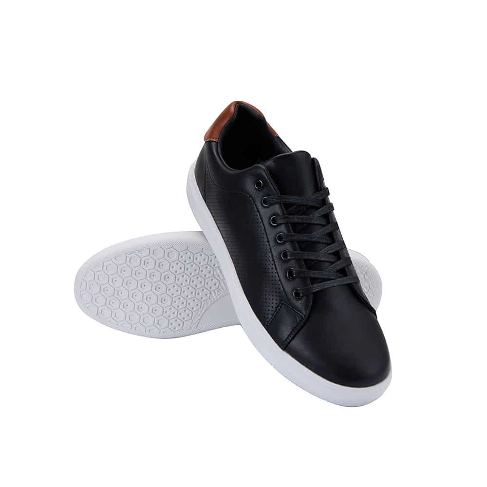 Se Sneakers til herre sorte - EU 41 ✔ Kæmpe udvalg i Satana - Køb online på udsalg og tilbud lige nu ✔ Super billig fragt og lynhurtig levering - Varenummer: Satana-1440438 på lager - Udsalg på Fordøjelse Op til 63% rabat - Over 1.329 brands på online udsalg