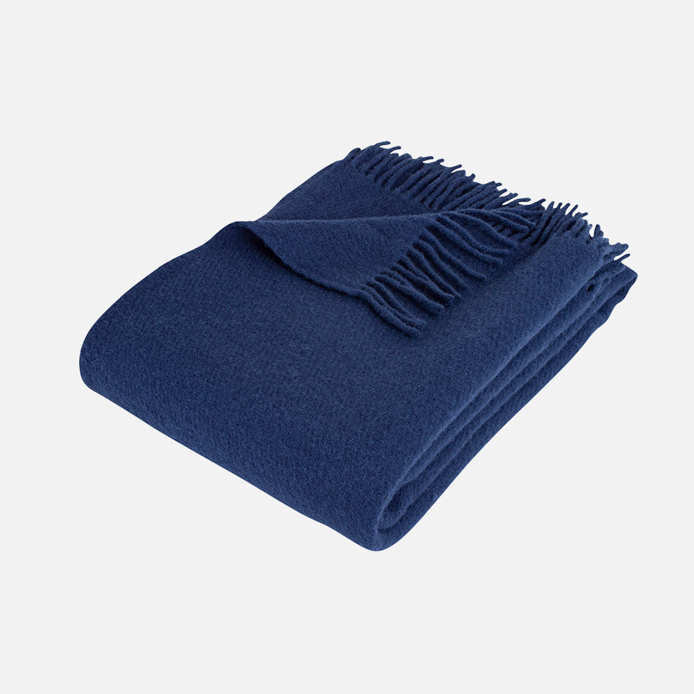 Se Arctic SOLID Royal Blue uldplaid ❤ Kæmpe udvalg i Arctic - Køb online på udsalg og tilbud lige nu ❤ Billig fragt • Hurtig levering - Varenummer: HomeFeeling-5945 og barcode / Ean: 5703288015227 på lager - Udsalg på Plaider - Uldplaid - Alle plaider Få op til 63% i rabat - Over 1.798 brands samlet på udsalg