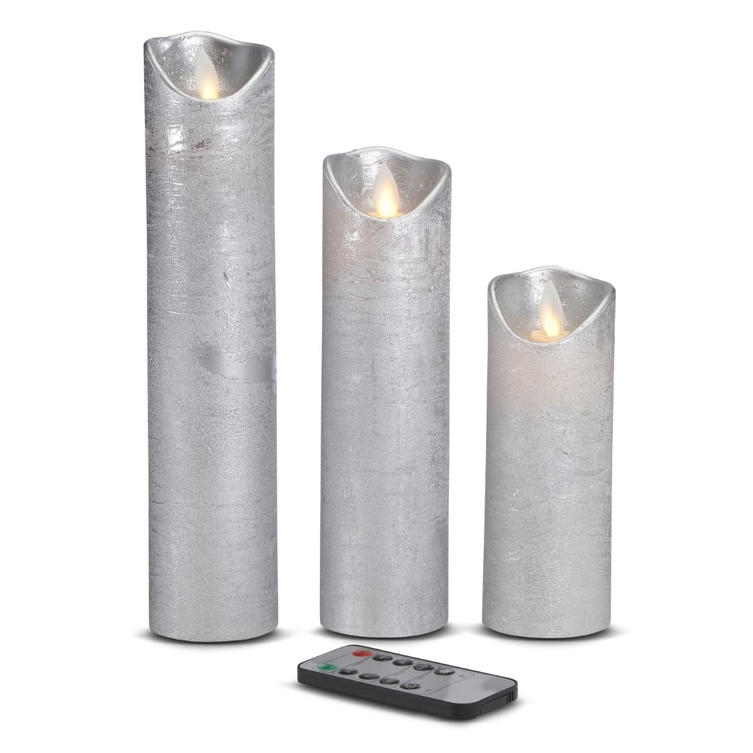Se LED stearinlys - 3 stk. - 15/20/25 cm - m/3D flamme - (flere farver) - Sølv ✔ Kæmpe udvalg i Satana - Køb online på udsalg og tilbud lige nu ✔ Hurtig levering til lave fragtpriser - Varenummer: Satana-390157 på lager - Udsalg på Mad & drikke > Op til 61% rabat - Kendte mærker på udsalg – over 1.329 brands