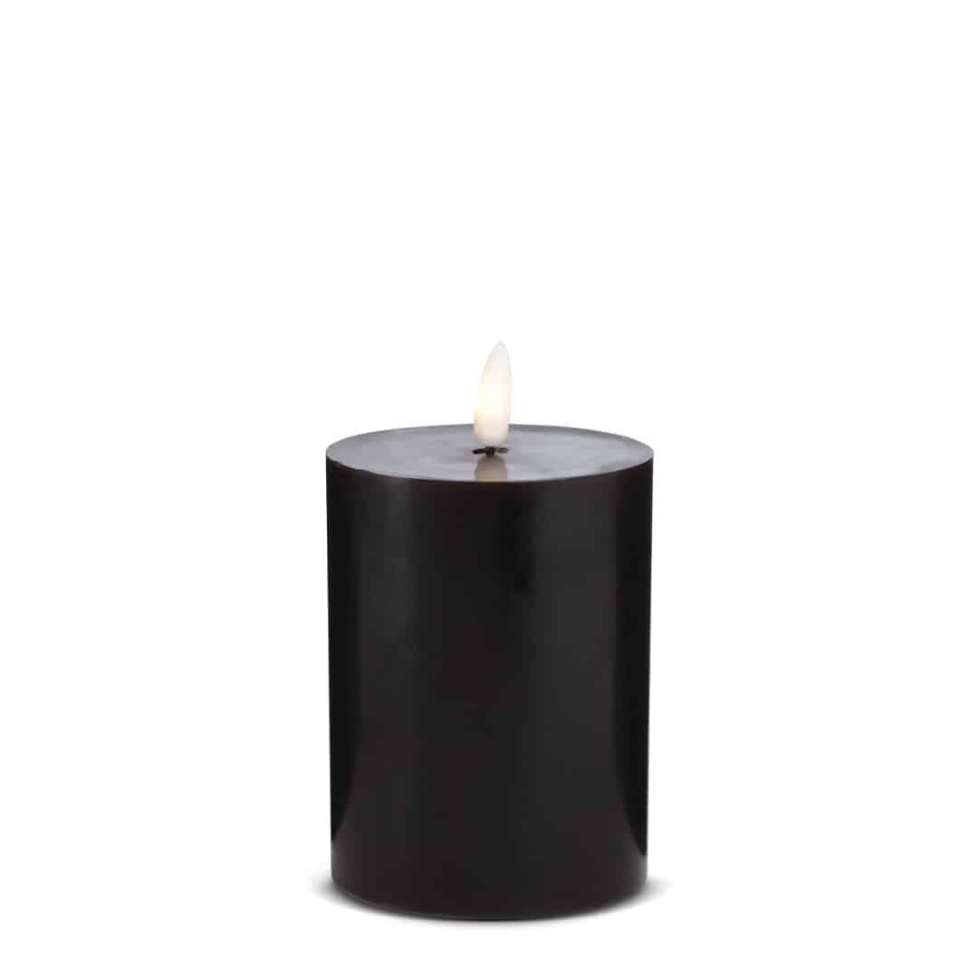 Se LED Stearinlys - 1 stk. - ø75 x 125 cm - m/3D flamme - (flere farver) - Sort ✔ Kæmpe udvalg i Satana - Køb online på udsalg og tilbud lige nu ✔ Billig fragt og hurtig levering - Varenummer: Satana-390953 på lager - Udsalg på Mad & drikke > Krydderier og urter > Op til 63% rabat - Kendte mærker på udsalg – over 1.329 brands