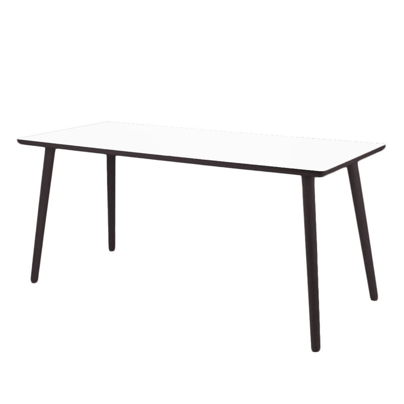 Se billigt tilbud på Dash skrivebord i hvid laminat! 4 størrelser, 140 x 70 cm. Hurtig levering, 1-2 hverdage. Spar op til 52% på udsalg. Køb online nu!