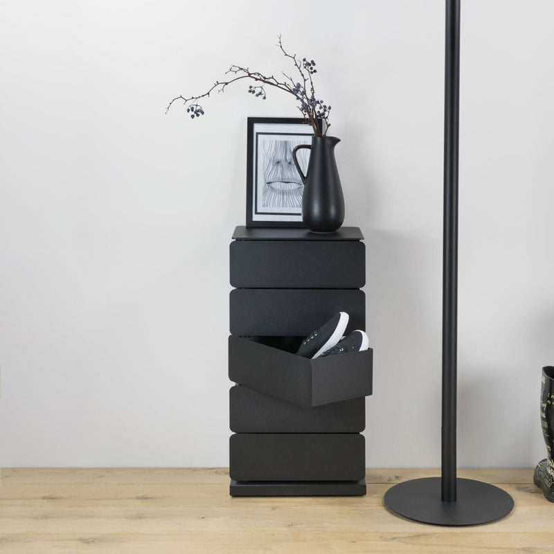Se tilbud på Carson kommode med 5 skuffer i sort metal! Billigt udsalg online. Hurtig levering (1-2 hverdage) og billig fragt. Varenummer: 3NDC-5024. Spar op til 66% på udsalg.