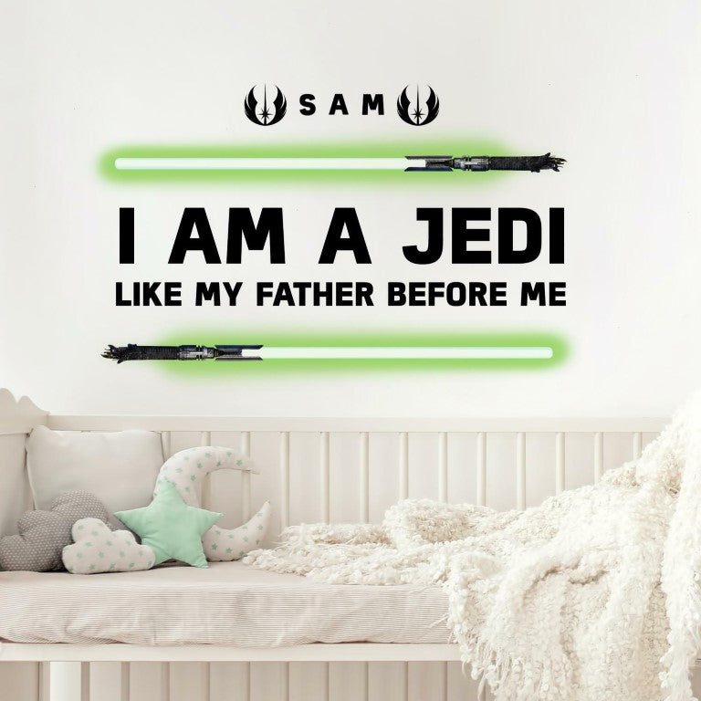 Se Star Wars ''I AM A JEDI, Like my father before me'' Wallstickers ✔ Kæmpe udvalg i Roommates - Køb online på udsalg og tilbud lige nu ✔ Lav fragtpris og hurtig levering - Varenummer: MMAction-216121 og 34878137728 på lager - Udsalg på Disney Wallstickers Spar stort – op til 59% - Kæmpe udsalg på over 2.739 mærker