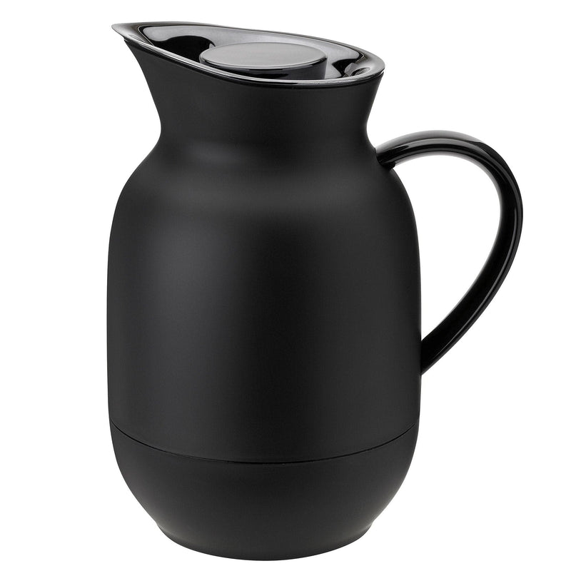 Se Stelton Amphora termokande 1 liter, kaffe, soft black ✔ Kæmpe udvalg i Stelton ✔ Meget billig fragt og hurtig levering: 1 - 2 hverdage - Varenummer: KTO-221-1 og barcode / Ean: &