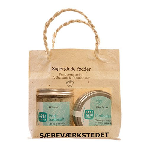 Se Sæbeværkstedet - Superglade fødder gavepose. fodbadesalt, pimpstensæbe, fodbalsam ✔ Kæmpe udvalg i Bolig Magasin - Køb online på udsalg og tilbud lige nu ✔ Billig fragt og hurtig levering - Varenummer: Helsegrossisten-17761 og 5710148009081 på lager - Udsalg på > > Store besparelser – op til 71% - Udsalg på mere end 2.281 populære mærker