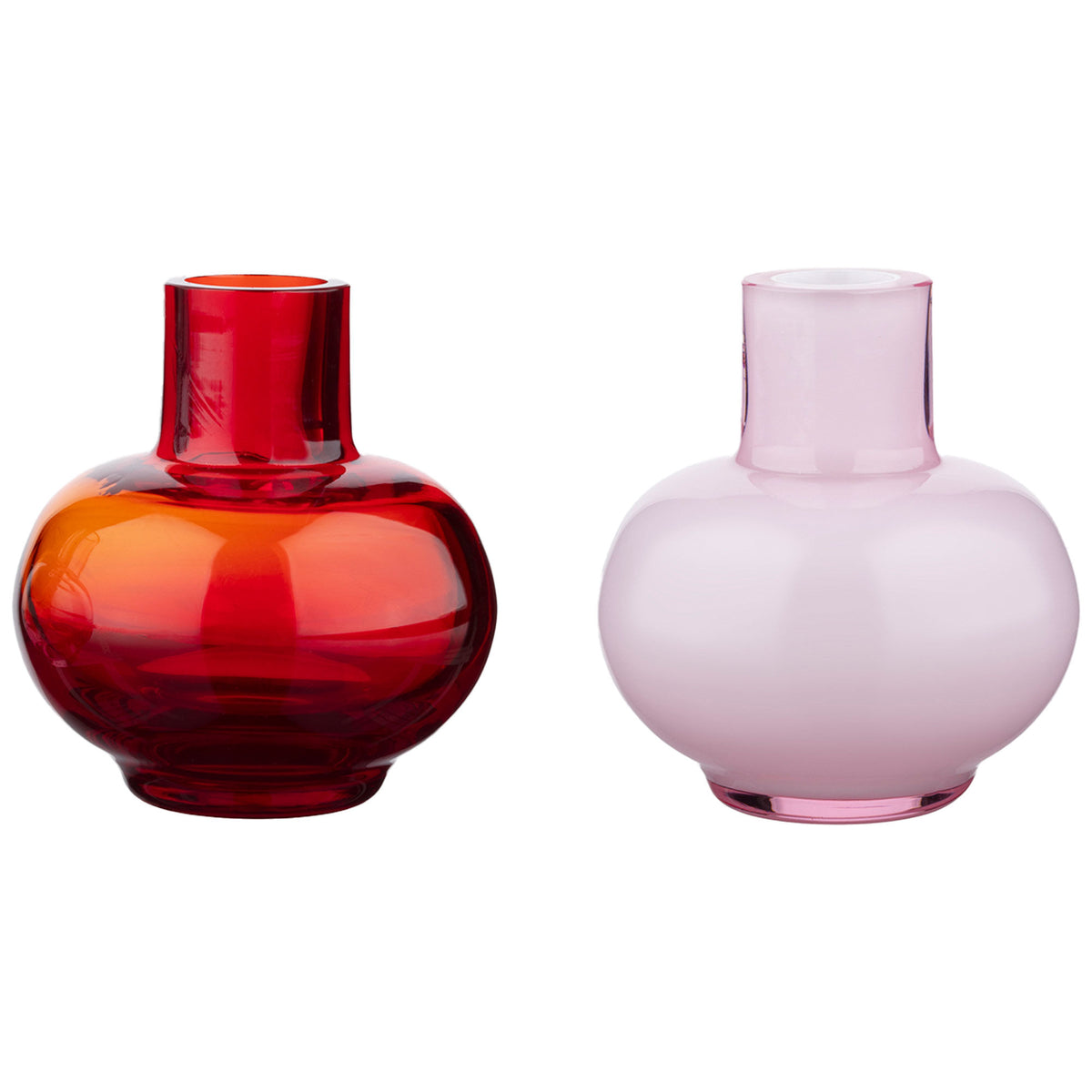 To små mundblæste Marimekko-vaser i rubinrødt og rosa glas