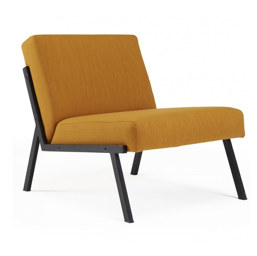 Gul Vikko loungestol fra Innovation Living i industrielt inspireret design