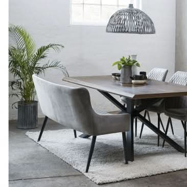Se billigt tilbud på Tackley bænk med ryglæn i grå velour! Spar op til 56% på udsalg. Hurtig levering, 1-2 hverdage. Køb online nu!