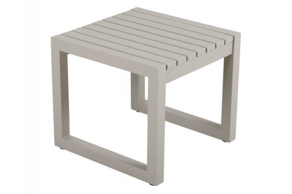 Se Vevi Sidebord - 40x40x35 cm - Beige ❤ Billig fragt • Hurtig levering - Varenummer: Havemøbelland-DK4267 - Udsalg på HAVESOFA- OG LOUNGEMØBLER - Havesofaborde Spar helt op til 73% - Udsalg på produkter fra mere end 2.739 brands