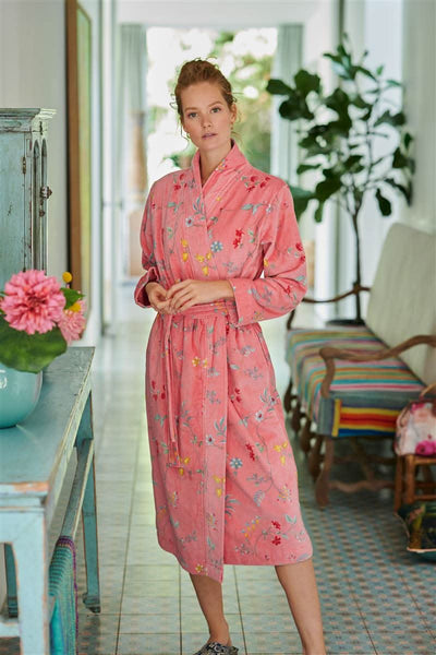 Se tilbud på Pip Studio badekåbe Les Fleurs Pink L! Billigt udsalg - Spar op til 53%. Hurtig levering (1-2 hverdage) & billig fragt. Køb online nu!