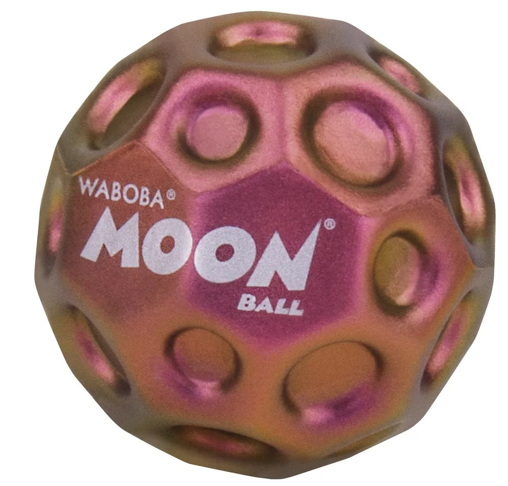 Se Waboba ''Moon Ball Metallic'' hoppebold ✔ Kæmpe udvalg i Waboba - Køb online på udsalg og tilbud lige nu ✔ Billig fragt og hurtig levering - Varenummer: MMAction-1954100256 og 840001931602 på lager - Udsalg på Havespil til børn Få op til 63% i rabat - Over 2.739 mærker på stort udsalg