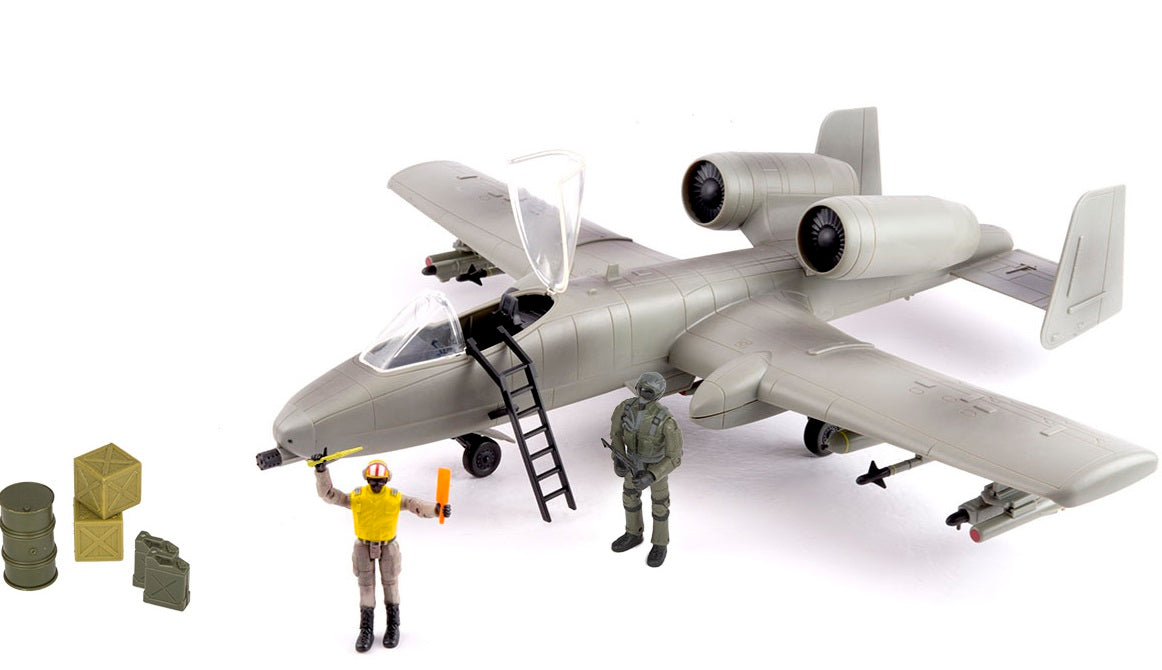 Se World Peacekeepers 1:18 A-10A Thunderbolt II kampfly m/2 actionfigurer ✔ Kæmpe udvalg i World Peacekeepers - Køb online på udsalg og tilbud lige nu ✔ Meget billig fragt og hurtig levering - Varenummer: MMAction-19977036 og 18859770364 på lager - Udsalg på Militær Actionfigurer 9,5 cm Op til 61% rabat - Kendte mærker på udsalg – over 1.329 mærker