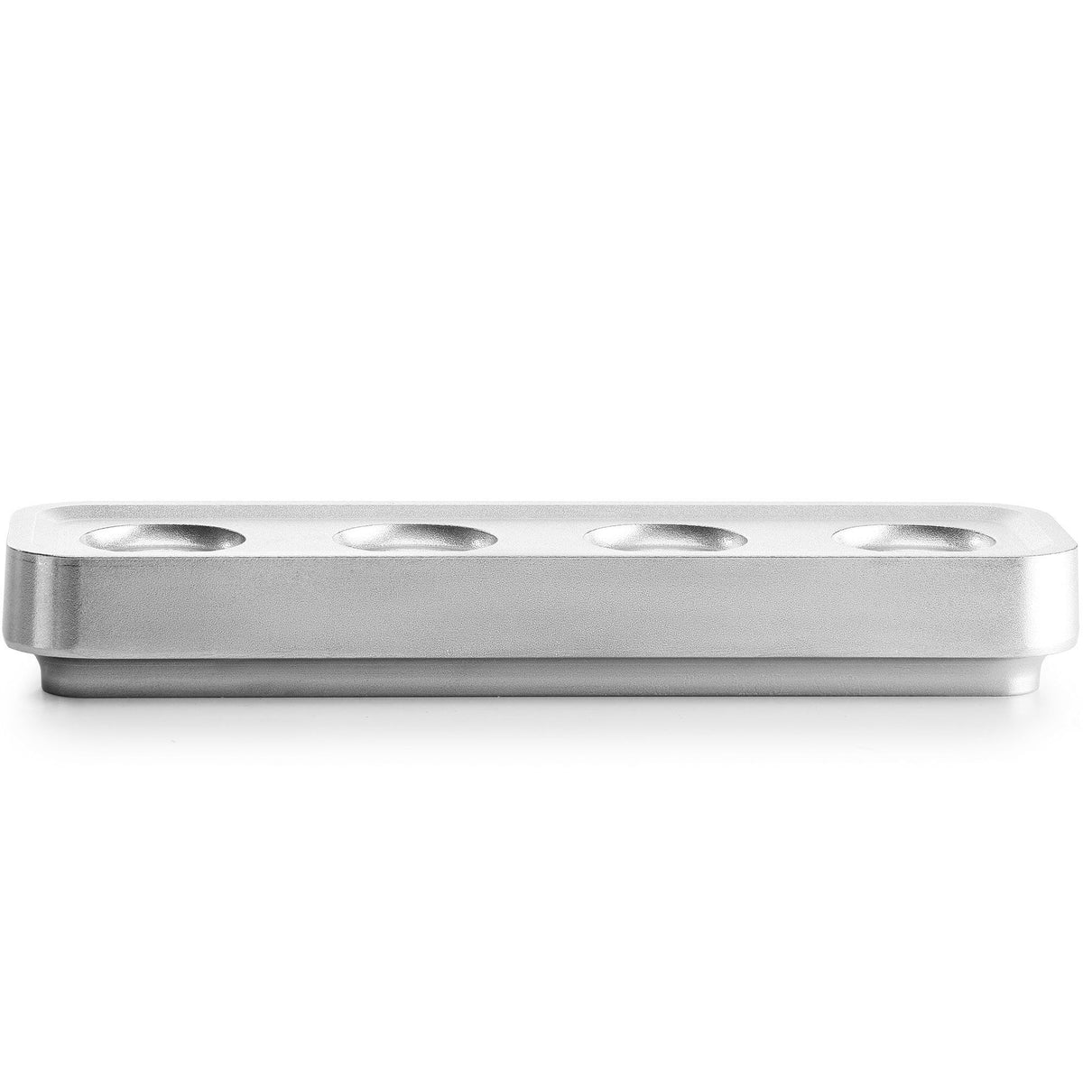 Born in Sweden Stumpastaken lysestage i poleret aluminium, long